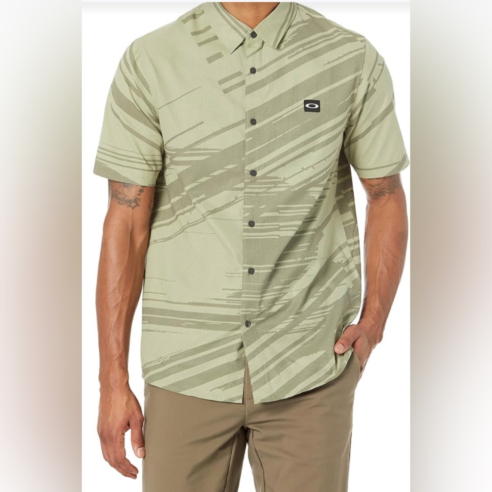 Oakley Tempo Button Down Shirt Green Size Medium